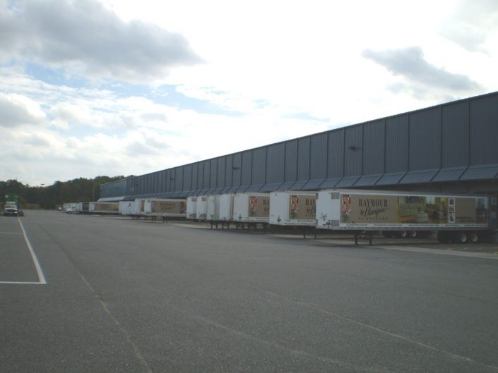 RAYMOUR & FLANIGAN WAREHOUSE & DISTRIBUTION CENTER ELIZABETH, NJ RAYMOUR & FLANIGAN WAREHOUSE & DISTRIBUTION CENTER ELIZABETH, NJ